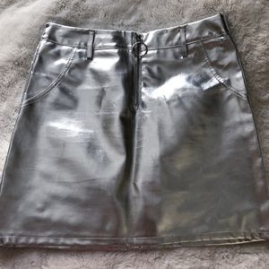 💰SOLD💰 Metallic Silver Mini Skirt
